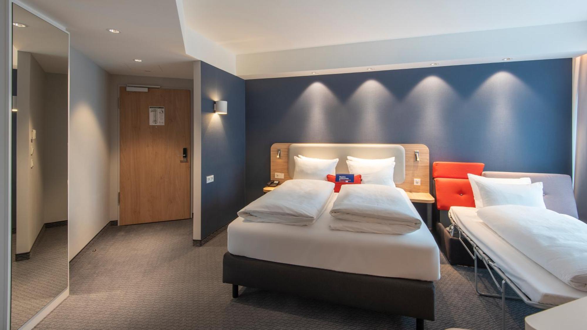 Express By Ihg Hotel 3*