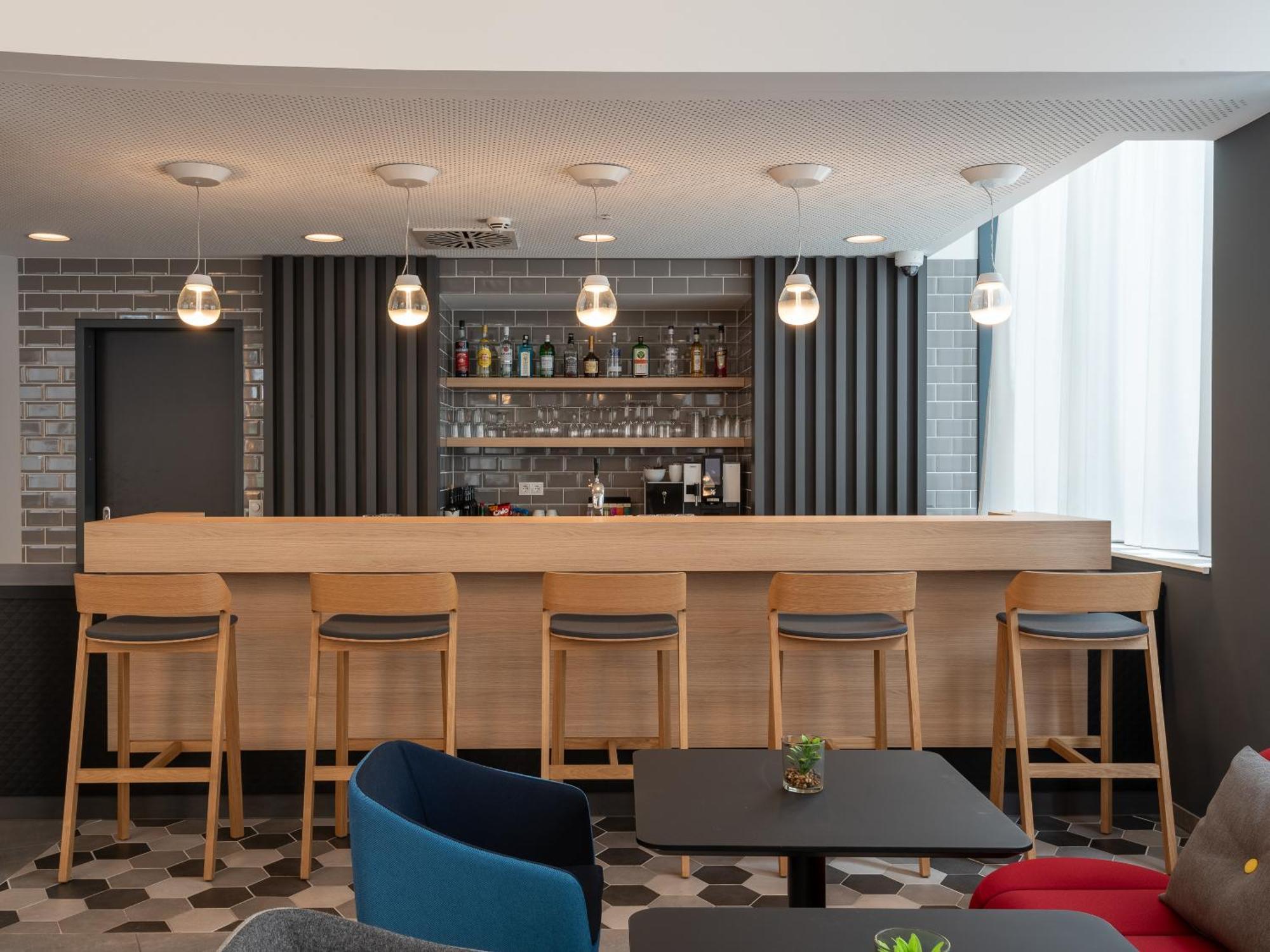 Express By Ihg Hotel 3*